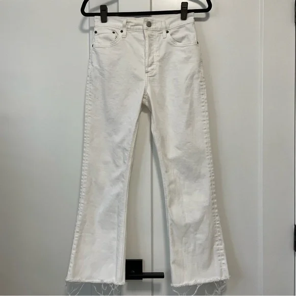 SOLD // Aritzia Denim Forum The Bailey High Rise Crop Flare White Size 25 #73271 - Picture 5 of 10